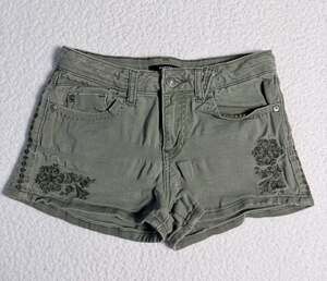 Harper Olive Green Embroidered Denim Shorts Size 26